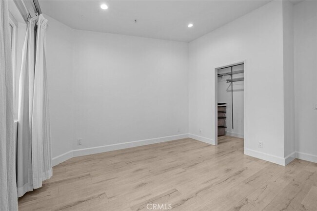 Building Photo - 5235 Box Canyon Court Unit