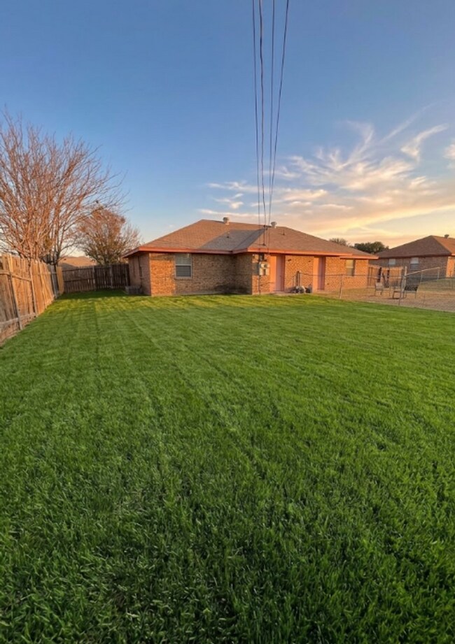 Building Photo - 106 Horseshoe Dr