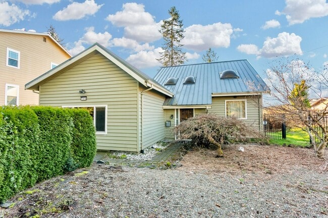 Building Photo - Spacious Tacoma Home for Rent – Available Now!