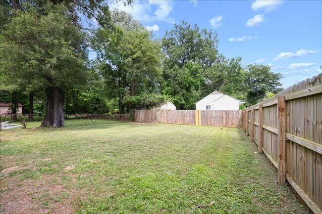 Building Photo - 2724 Steele St