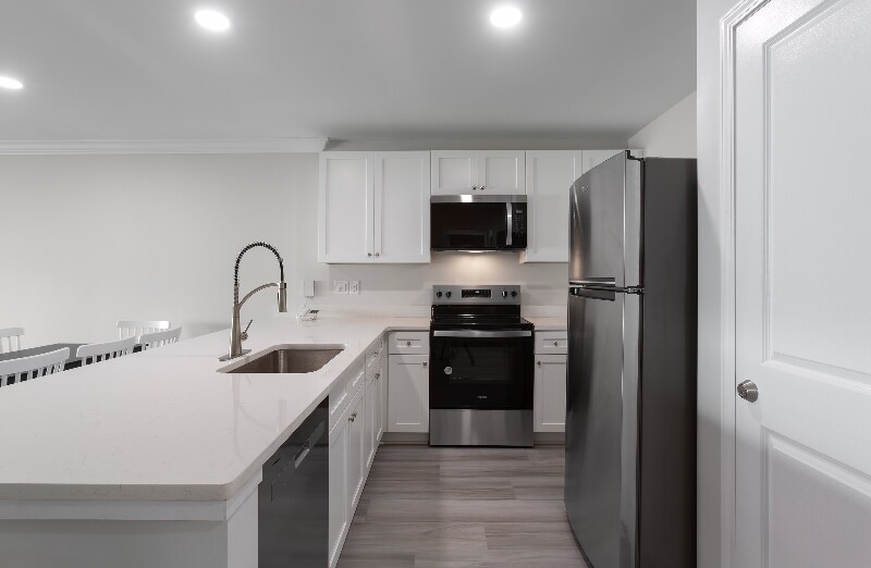 Building Photo - 700 N Ocean Blvd