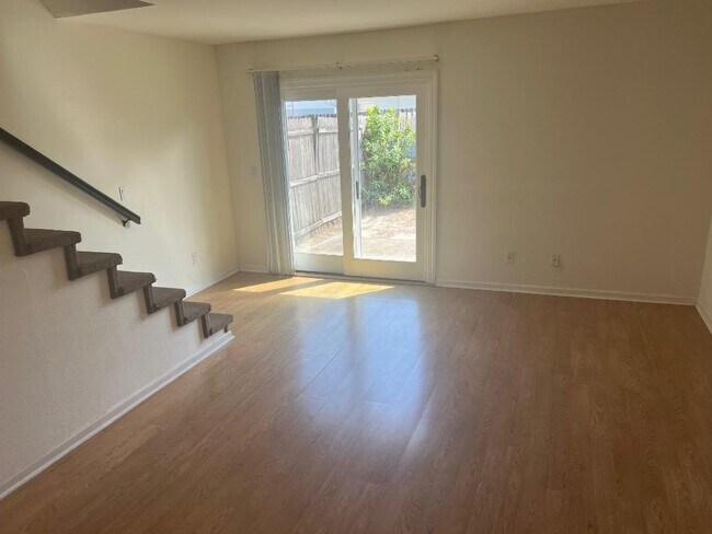 Building Photo - 12325 Villager Ct