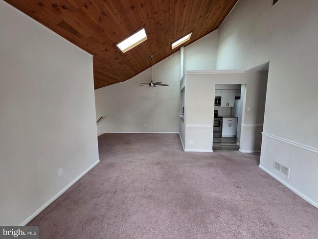 Building Photo - 30 Brookside Ct