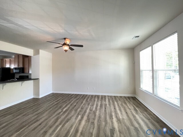 Building Photo - 8107 Creekside Village Dr