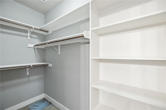 Building Photo - 3207 Holton St