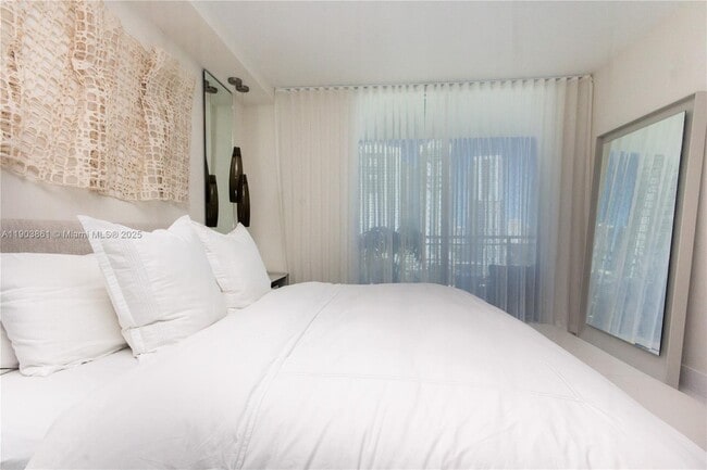 Building Photo - 92 SW 3rd St