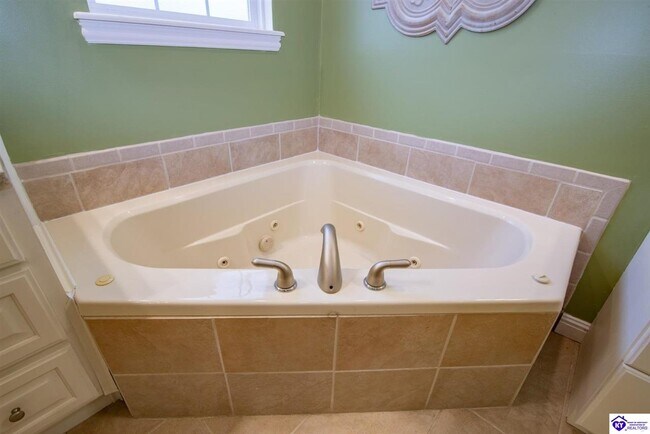 Building Photo - 45 Crosslin Ct