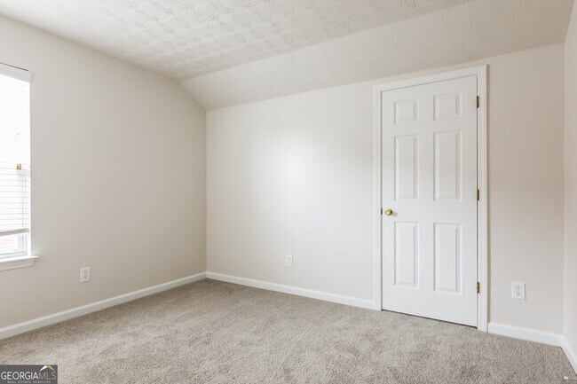 Building Photo - 477 Townsend Bend