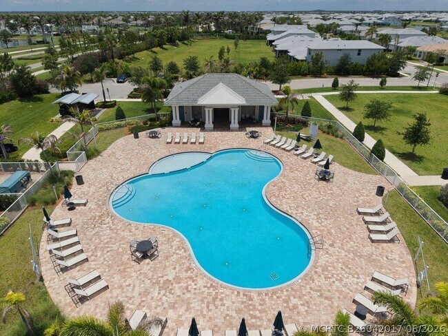 Building Photo - 10430 SW Captiva Dr