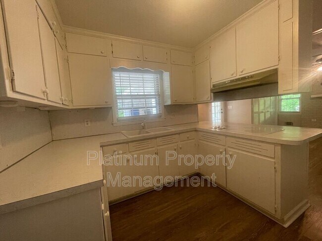 Building Photo - 224 Cold Creek Dr
