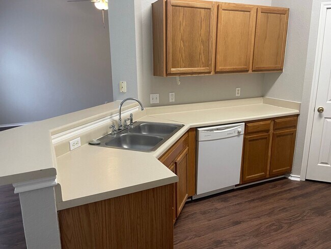 Building Photo - 3625 Cheyenne St