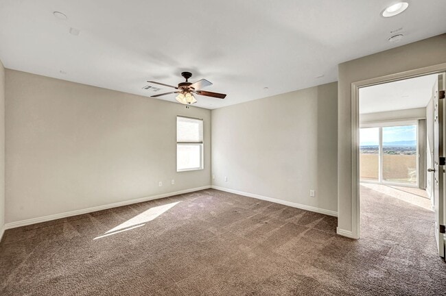 Building Photo - Henderson Home with Beautiful Strip Views