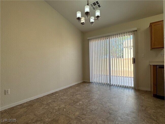 Building Photo - 5934 Gingham St