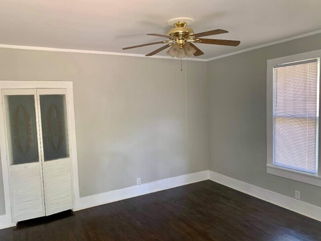 Building Photo - 928 Greenwood Ave