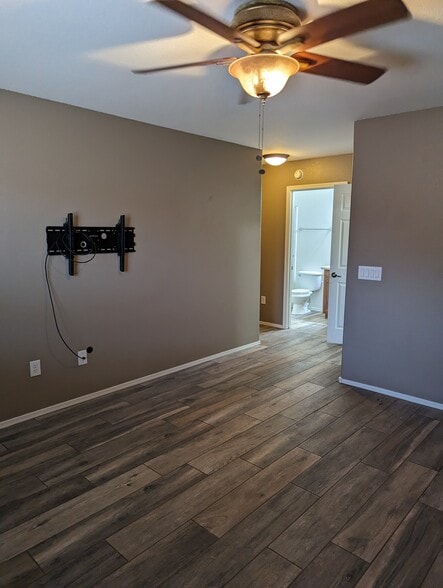 Building Photo - 4688 W Beeplant Way