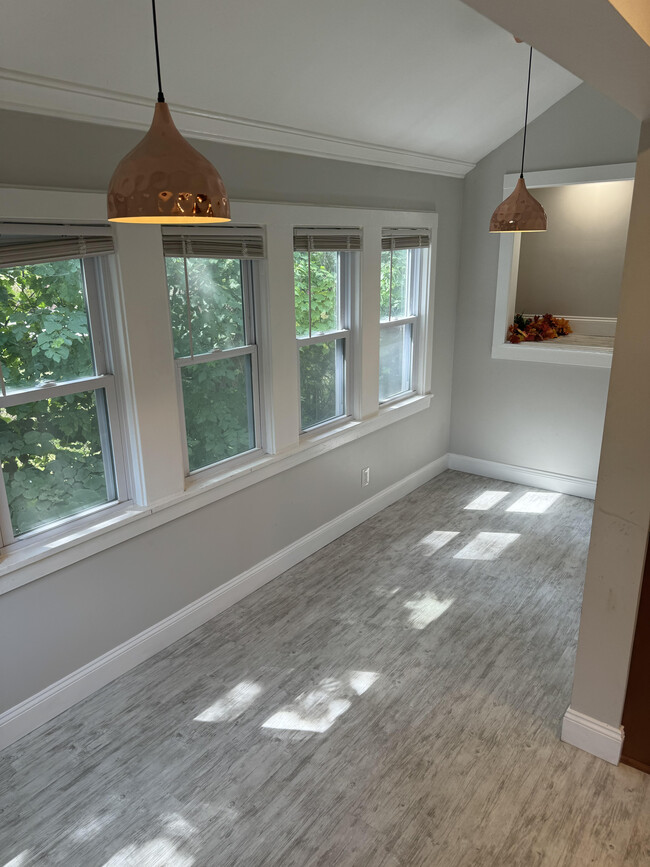 Dining Area - 1059 Atlantic Ave