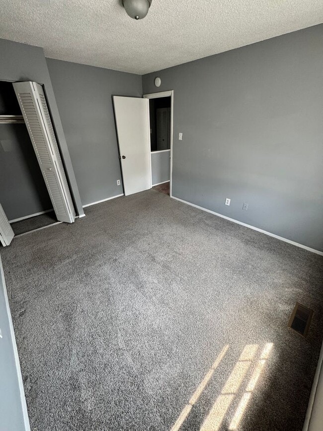 Building Photo - Spacious 3 Bed 1.5 Bath in Henrico