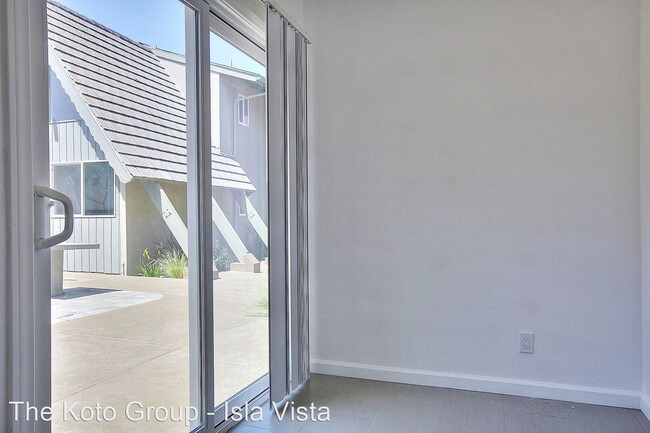 Building Photo - 2 br, 1.5 bath Apartment - 6591 Seville