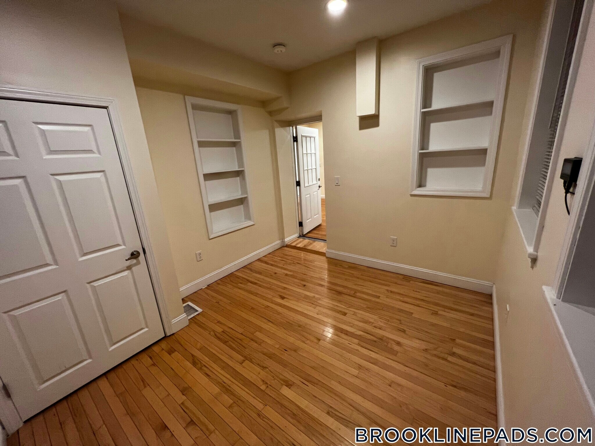 Building Photo - 1801 Beacon St