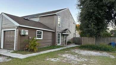 Building Photo - 6246 Oak Cluster Cir