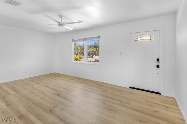 Building Photo - 10697 Holly Rd