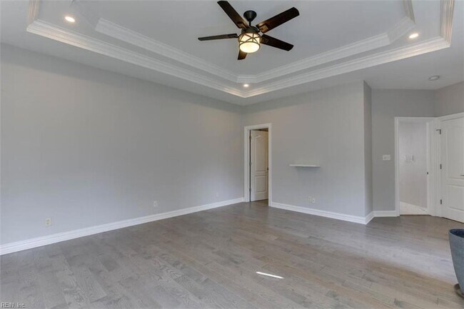 Building Photo - 5102 Waterford Pl
