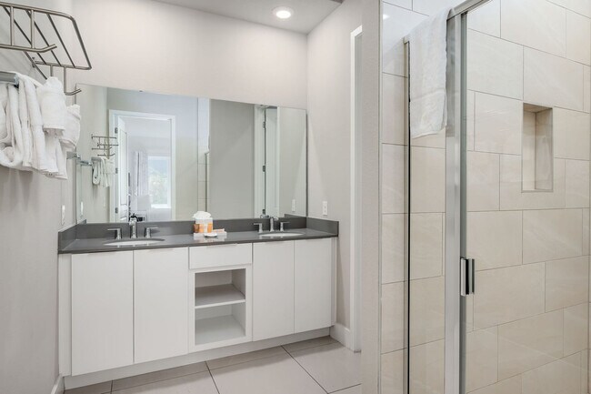 Building Photo - 7770 Sandy Ridge Dr