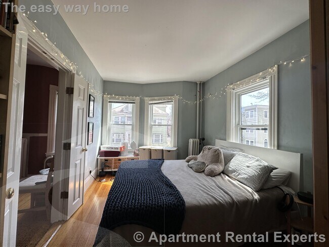 Building Photo - 111 Woodstock St