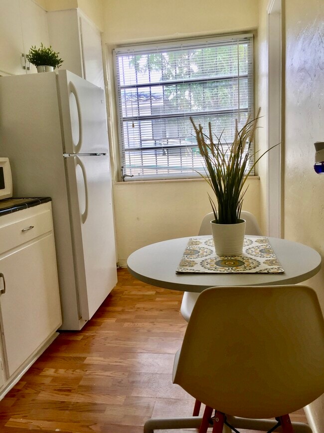 Building Photo - 2821 SW 1st Ave