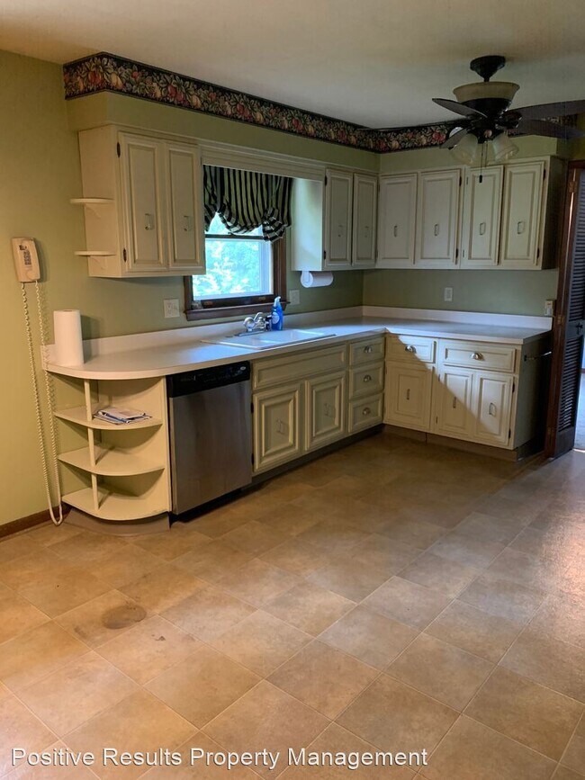 Building Photo - 4 br, 2.5 bath House - 1612 Aragona