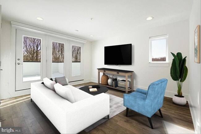 Building Photo - 11300 Emerald Park Rd