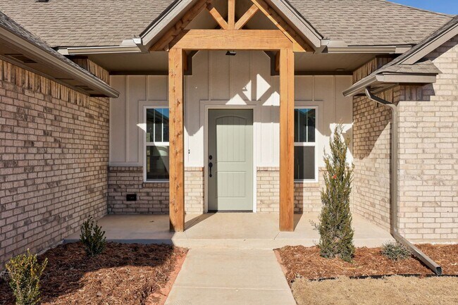 Building Photo - Newer home Available Noble OK