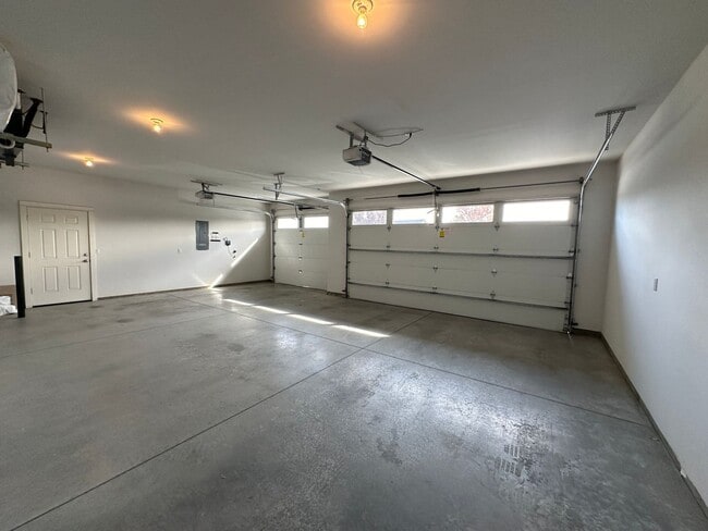 Building Photo - 1129 N Oklahoma Pl