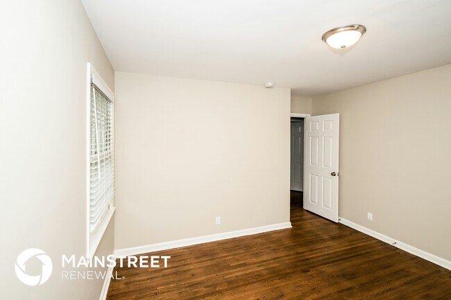 Building Photo - 2112 9th St NW