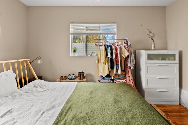 Building Photo - 1733 Lima St