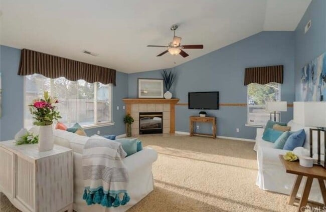 Building Photo - 3bd 2ba