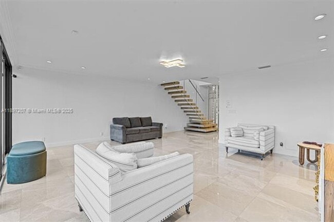 Building Photo - 6124 Paradise Point Dr