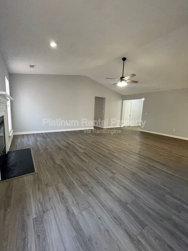 Building Photo - 1630 Creek Crossing SE