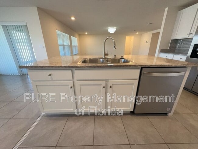 Building Photo - 618 SE 65th Terrace