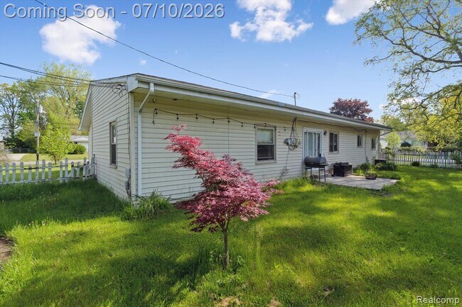 Building Photo - 500 Trombley Rd
