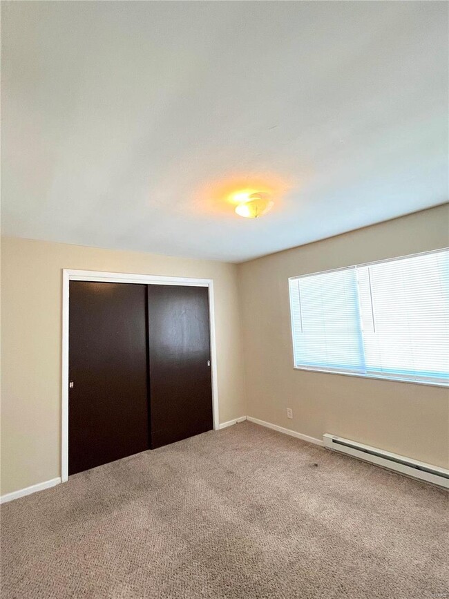 Building Photo - 10608 Lincoln Trail
