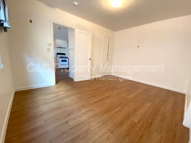 Building Photo - 554 Lighthouse Ave