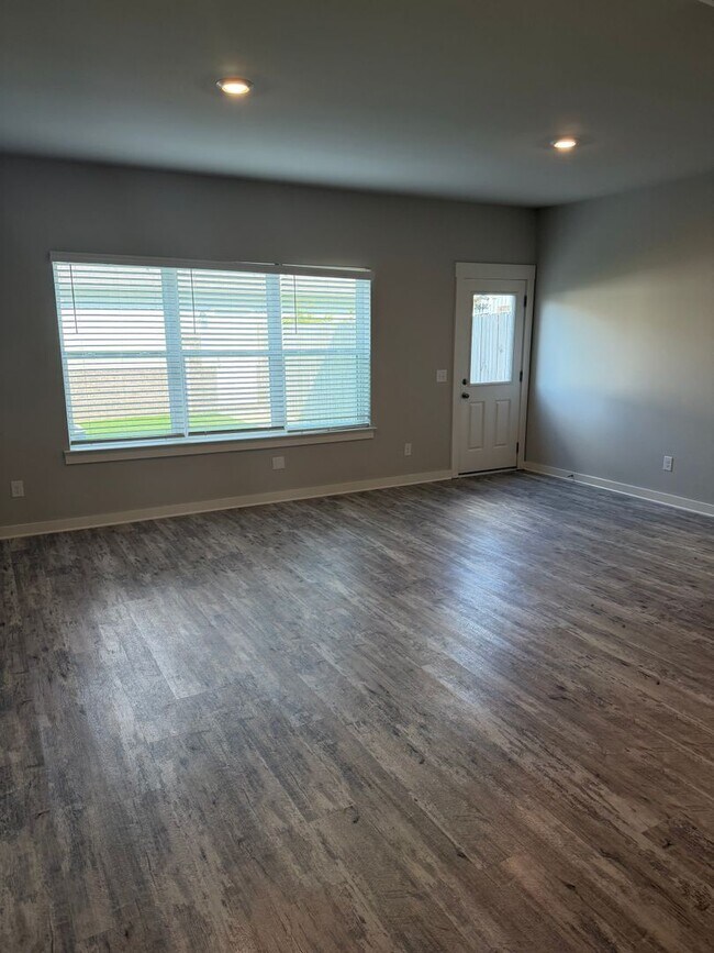 Building Photo - 2021 Hardwick Ln