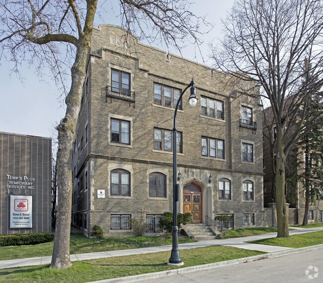Building Photo - 1420 E Capitol