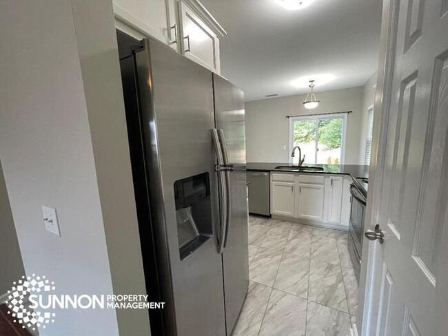 Building Photo - 2 Bed, 2.5 Bath Townhome in Prosperity Place!
