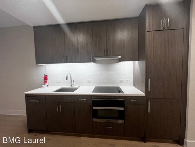 Building Photo - 1 br, 1 bath House - 1211 Van St SE (#302)