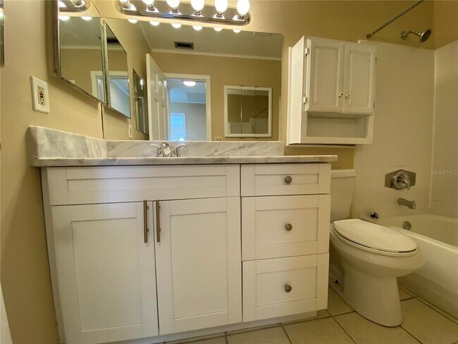 Building Photo - 8602 Huron Ct