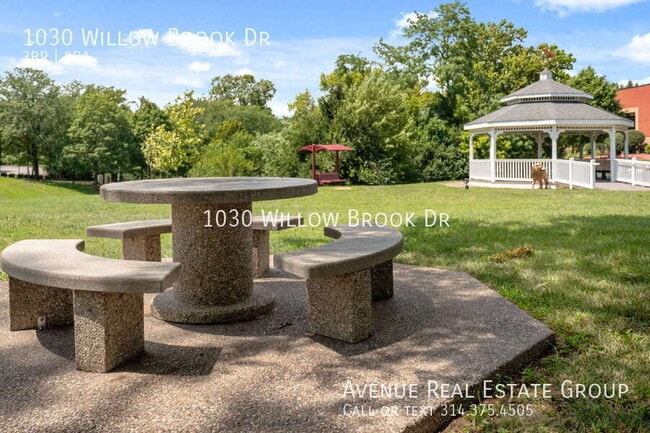 Building Photo - 1030 Willow Brook Dr