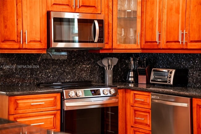 Building Photo - 21320 NE 25th Ct