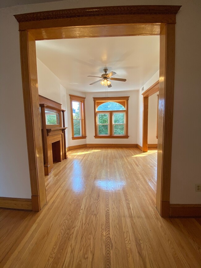 Primary Photo - 2722 W Haddon Ave